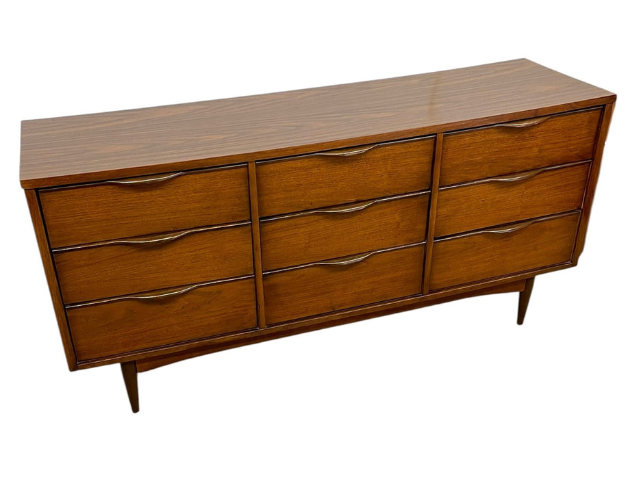 Vintage Mid-Century Modern 9-Drawer Lowboy Dresser with Sculpted Drawer Pulls, Walnut Toned Finish