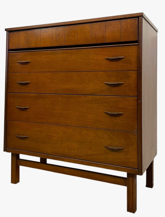 Mid Century Modern Bassett Furniture 4 Drawer Dresser with Dovetail Construction and Brass-Toned Pulls