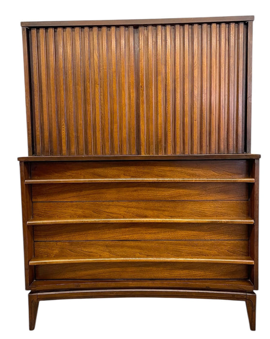 Vintage Mid Century Modern 5 Drawer Highboy Dresser with Sculpted Drawer Fronts