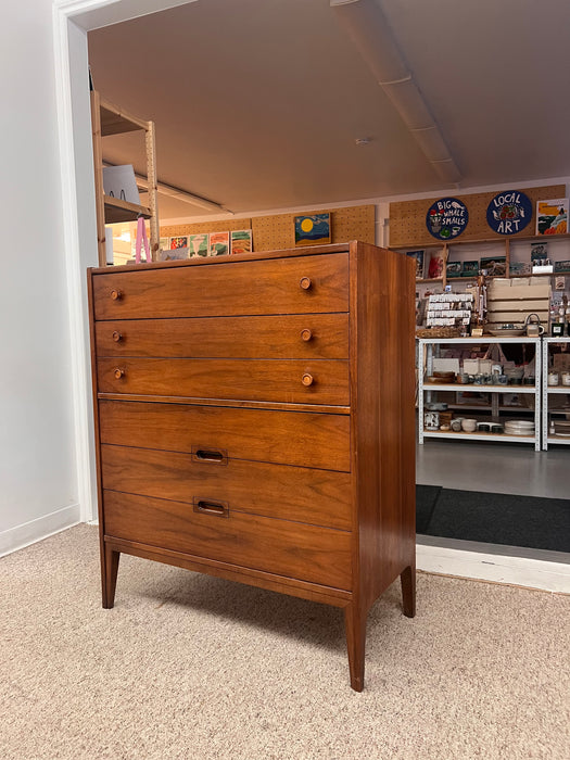 Vintage Walnut Mid-Century Modern Five Drawers Dresser Cabinet by United