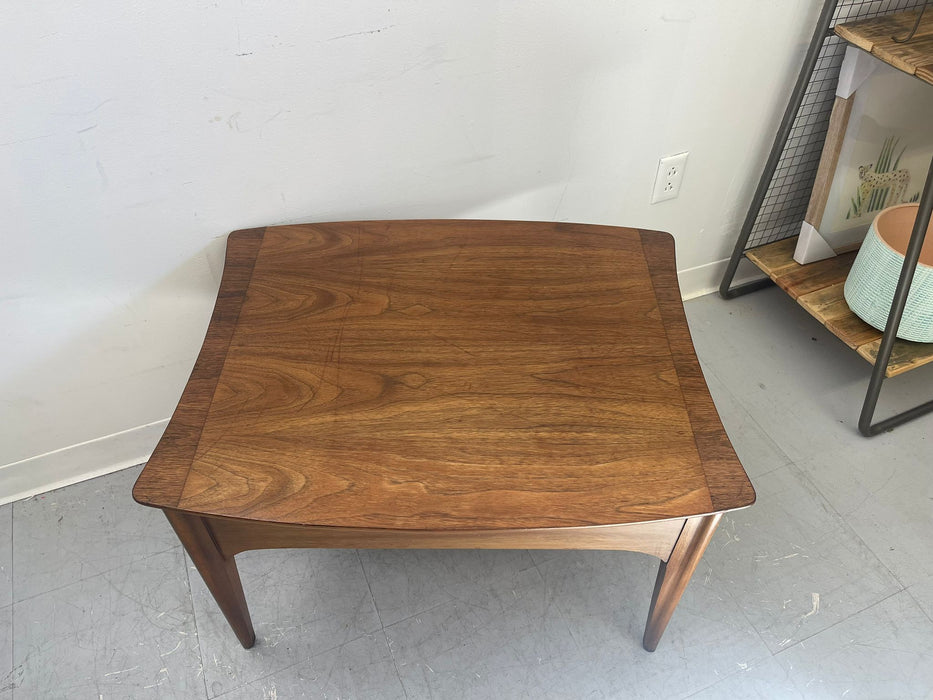 Vintage Mid Century Modern Accent Table. Single Drawer.