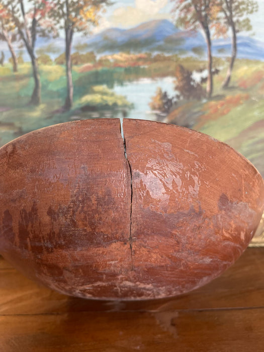 Large Signed Munising Wooden Dough Bowl with Rich Patina and Age Crack - Mid-20th Century Americana