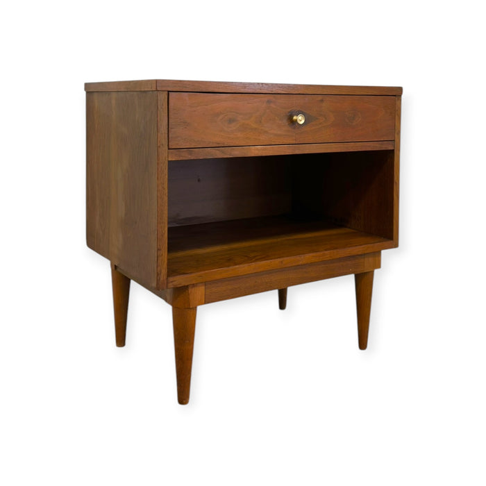 Vintage Mid-Century Modern Walnut Nightstand Dovetailed Drawers.