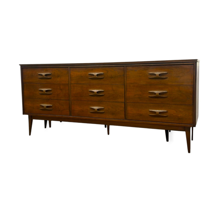 Vintage Mid-Century Modern Walnut Dresser Set – 9-Drawer Lowboy & 5-Drawer Highboy.