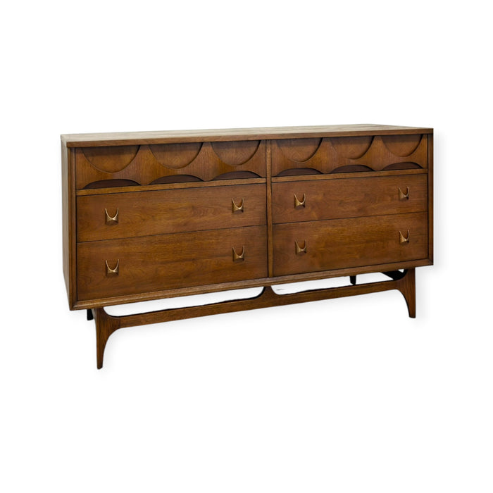 Vintage Broyhill Premier Brasilia Mid-Century Modern 6-Drawer Dresser Original Finish.