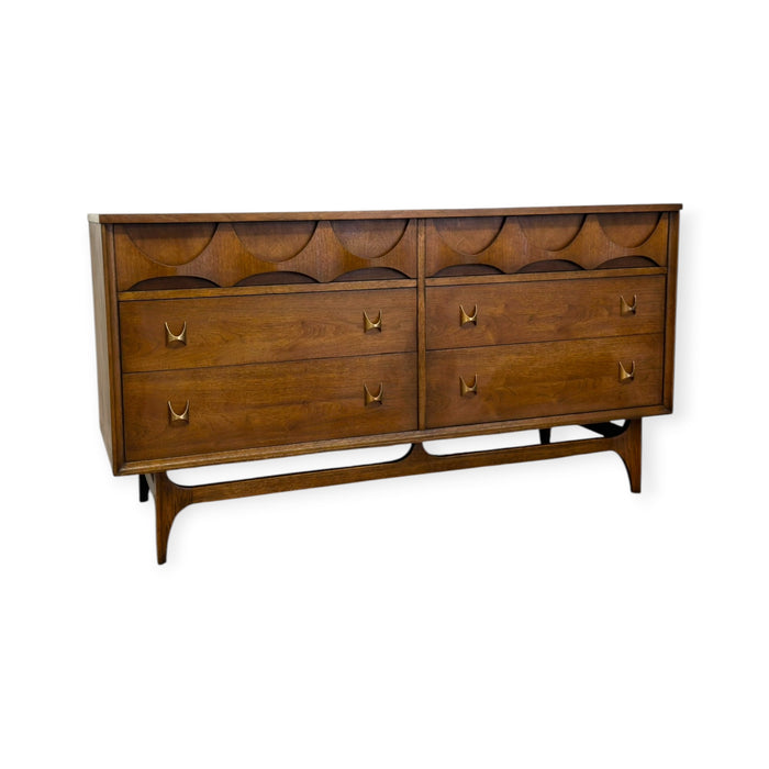 Vintage Broyhill Premier Brasilia Mid-Century Modern 6-Drawer Dresser Original Finish.