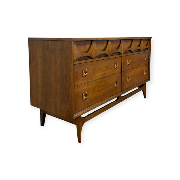 Vintage Broyhill Premier Brasilia Mid-Century Modern 6-Drawer Dresser Original Finish.