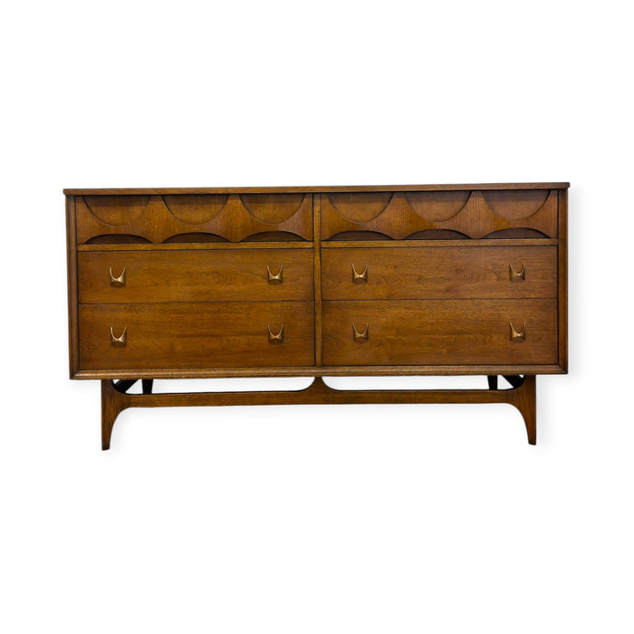 Vintage Broyhill Premier Brasilia Mid-Century Modern 6-Drawer Dresser Original Finish.