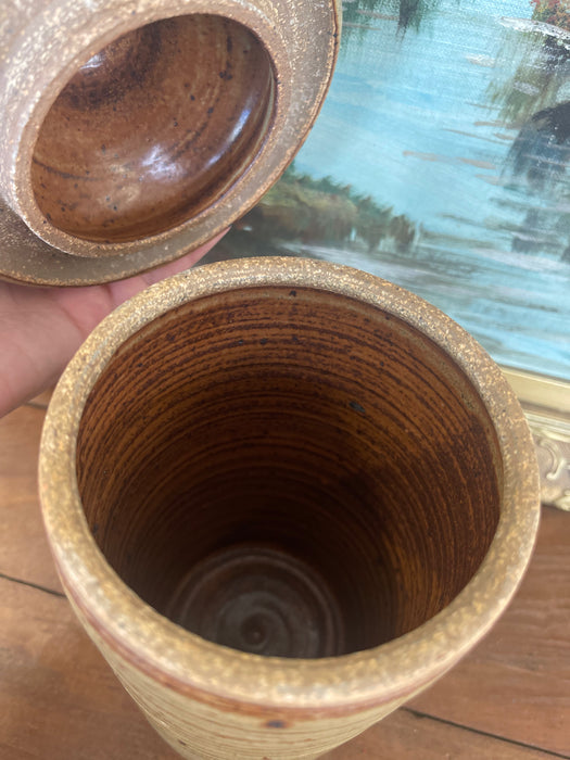 Vintage Hand-Thrown Studio Pottery Lidded Jar with Speckled Glaze and Ribbed Texture.