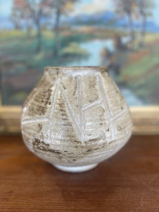Studio Pottery Vase with Incised Design and Earth-Toned Glaze, Signed Base.