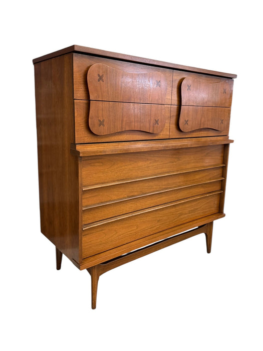 Vintage Bassett Monterey Mid-Century Modern Walnut 5 Drawer Dresser with Rosewood ‘X’ Inlays by Leo Jiranek Circa 1963