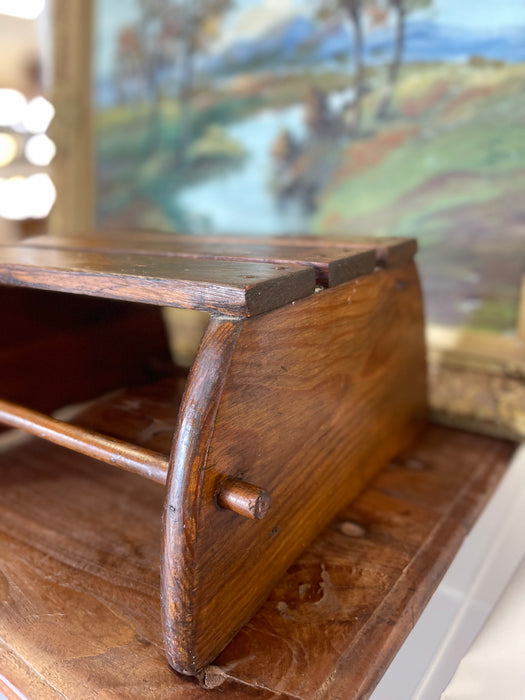 Rustic Vintage Handcrafted Oak Step Stool with Slatted Top and Curved Sides - Early 20th Century Wood Joinery