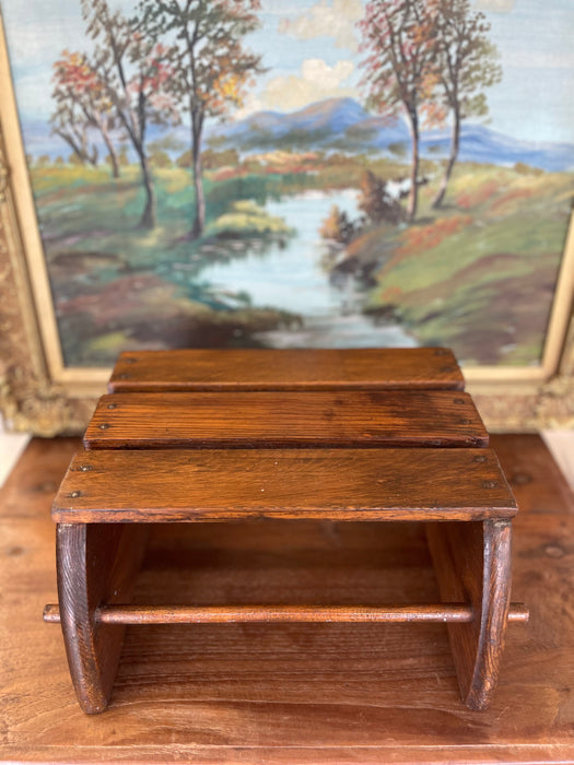 Rustic Vintage Handcrafted Oak Step Stool with Slatted Top and Curved Sides - Early 20th Century Wood Joinery