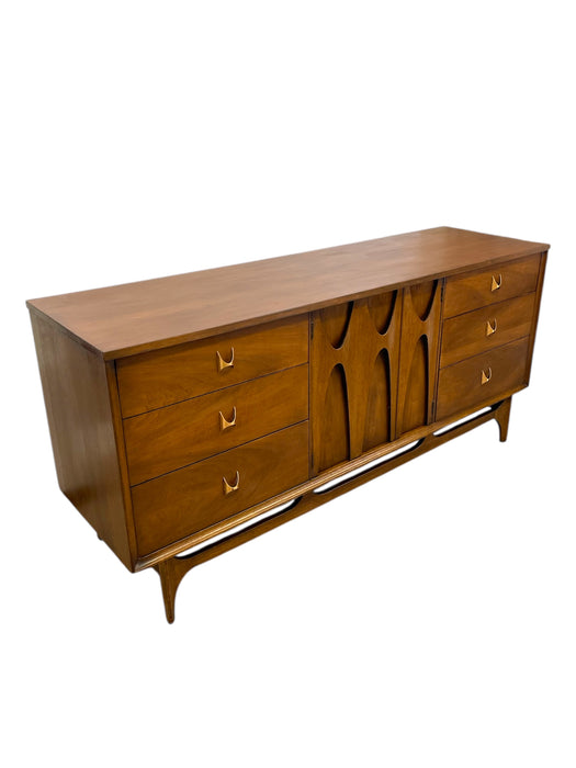 Vintage Mid Century Modern Broyhill Brasilia 9 Drawer Dresser Solid Walnut with Original Handles