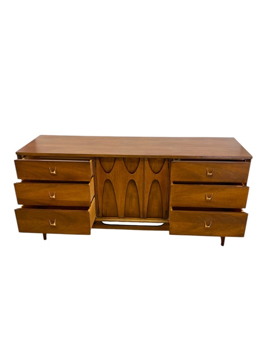 Vintage Mid Century Modern Broyhill Brasilia 9 Drawer Dresser Solid Walnut with Original Handles