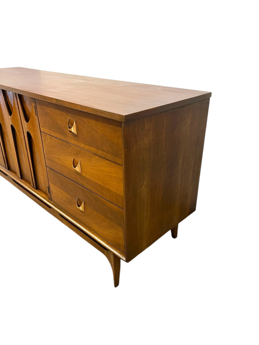 Vintage Mid Century Modern Broyhill Brasilia 9 Drawer Dresser Solid Walnut with Original Handles