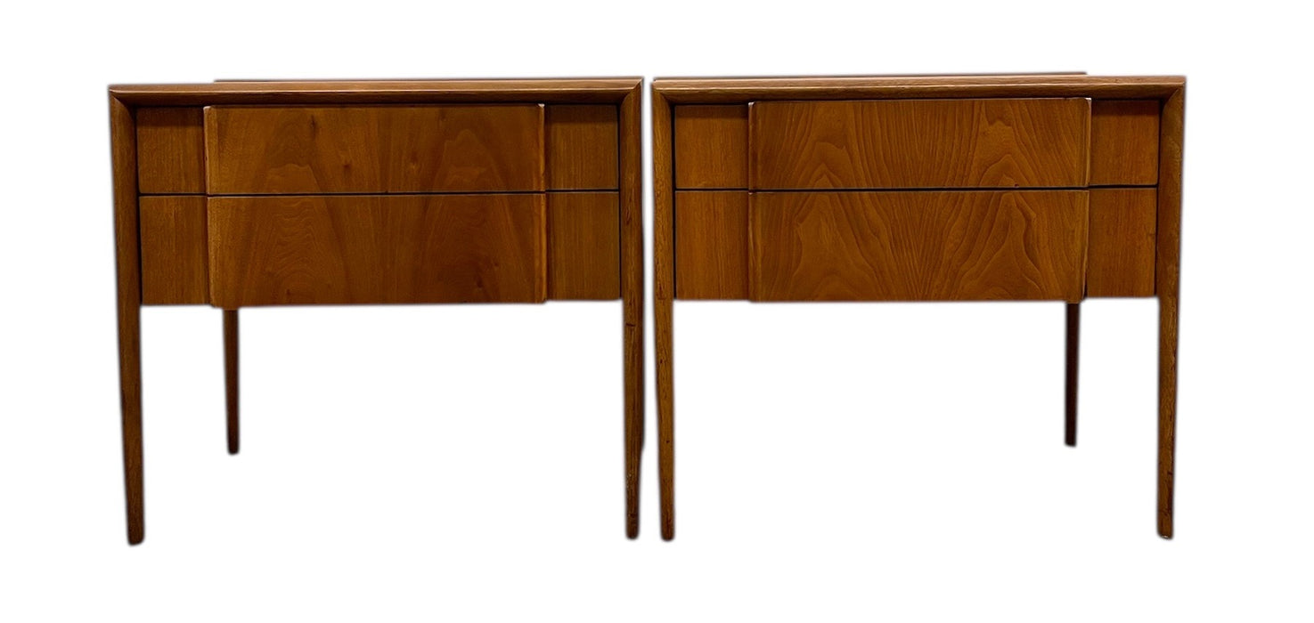 Complete Vintage Mid-Century Modern Bedroom Set by Drexel, Parallel Collection - Dressers and Nightstands