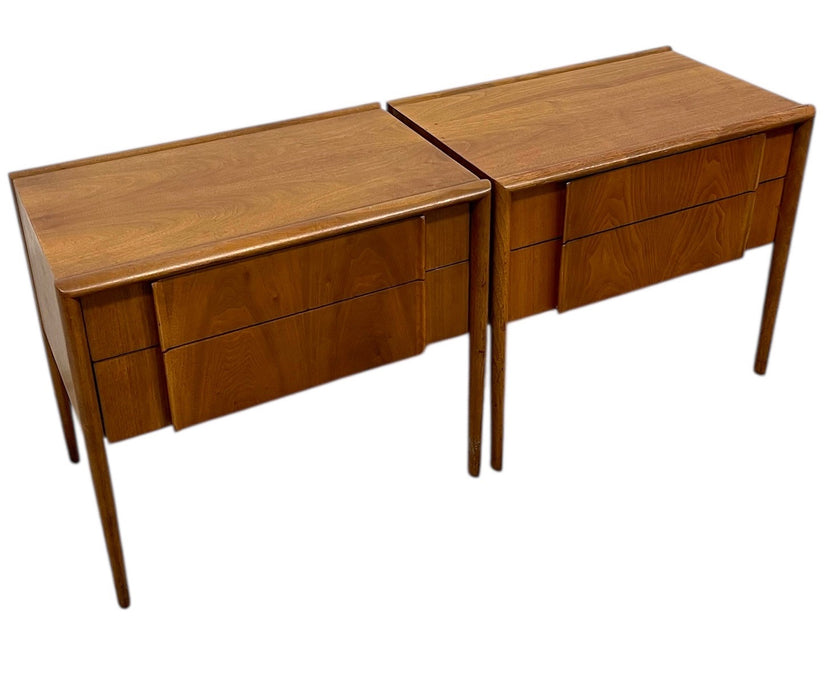 Pair of Mid-Century Modern End Tables from Drexel Parallel Collection
