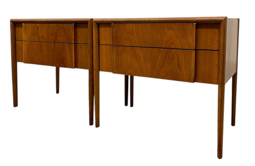 Complete Vintage Mid-Century Modern Bedroom Set by Drexel, Parallel Collection - Dressers and Nightstands