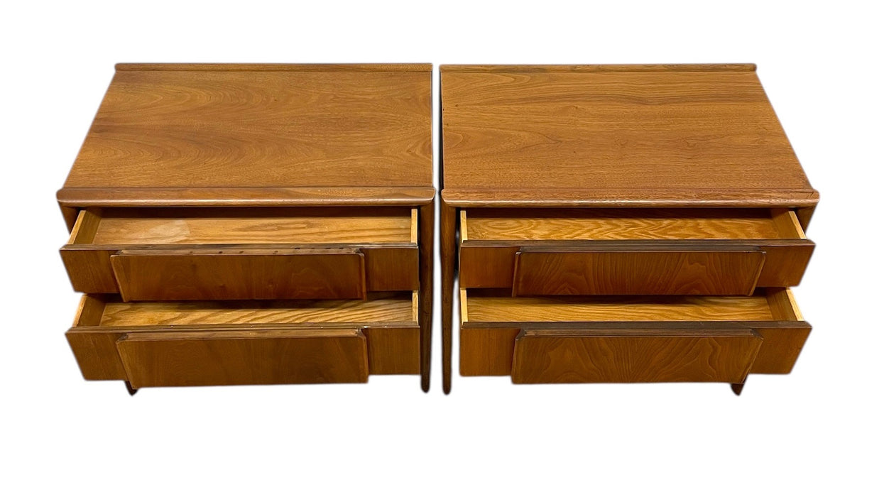 Complete Vintage Mid-Century Modern Bedroom Set by Drexel, Parallel Collection - Dressers and Nightstands
