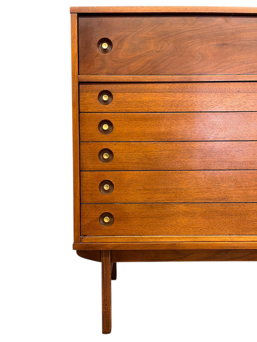 Vintage Mid-Century Modern 4-Drawer Dresser with Dovetailed Drawers