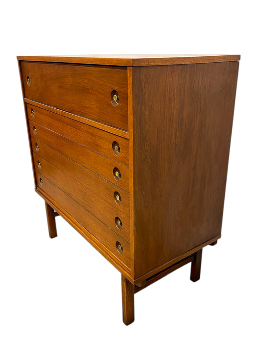 Vintage Mid-Century Modern 4-Drawer Dresser with Dovetailed Drawers