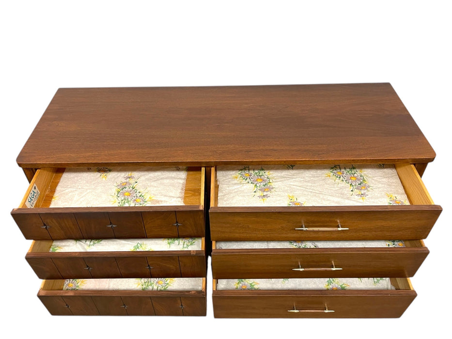Vintage 1960s Broyhill Saga Mid-Century Modern 6-Drawer Dresser with Starburst Carvings
