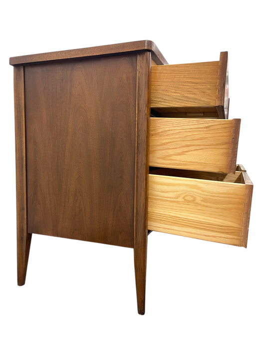 Vintage 1960s Broyhill Saga Mid-Century Modern 6-Drawer Dresser with Starburst Carvings