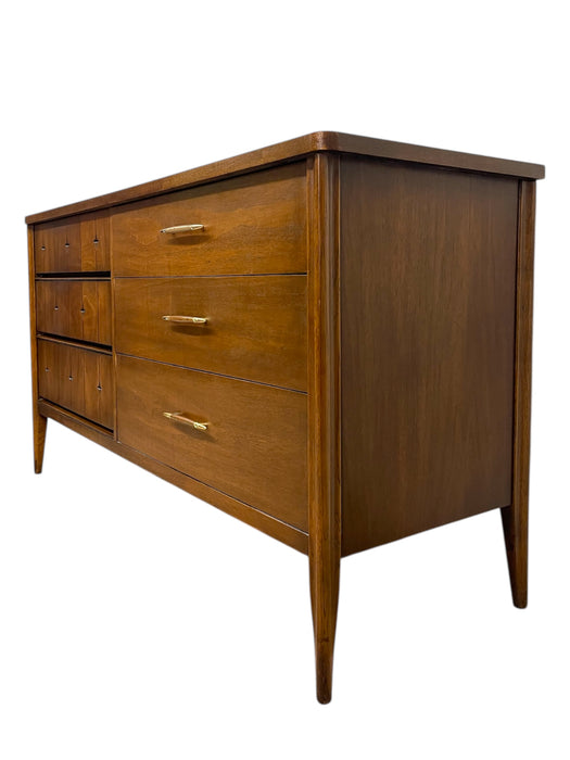 Vintage 1960s Broyhill Saga Mid-Century Modern 6-Drawer Dresser with Starburst Carvings