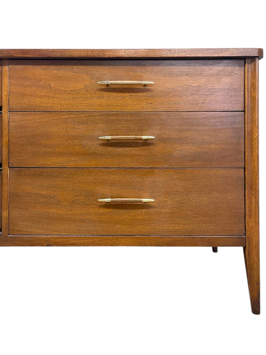 Vintage 1960s Broyhill Saga Mid-Century Modern 6-Drawer Dresser with Starburst Carvings