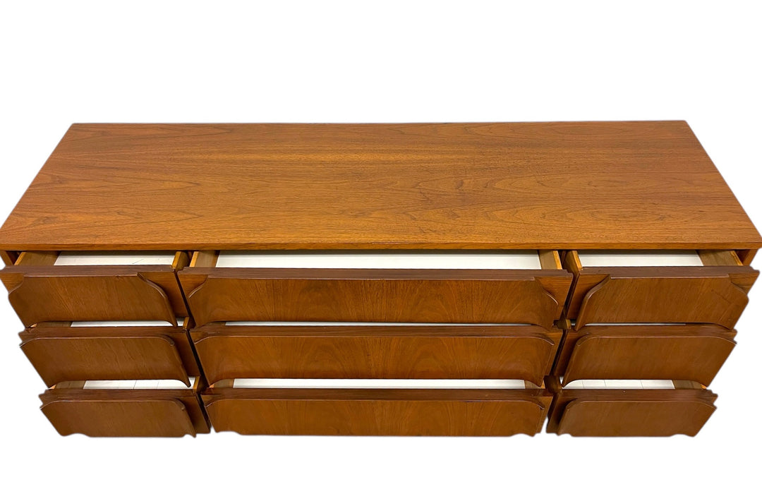 Mid-Century Modern 9-Drawer Dresser with Sculpted DrawerFronts