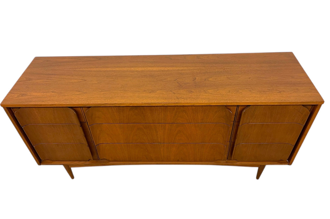Mid-Century Modern 9-Drawer Dresser with Sculpted DrawerFronts