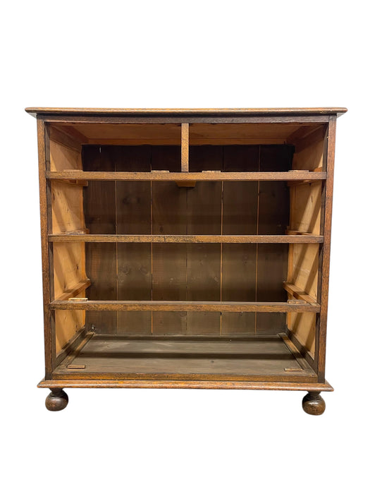 Early 20th Century English Chest of Drawers by Hansford Bros., Ryde Isle of
Wight