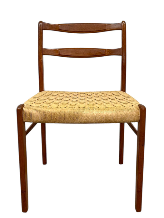 Mid-Century Danish Modern Ladder-Back Dining Chair with Woven Paper Cord
Seat