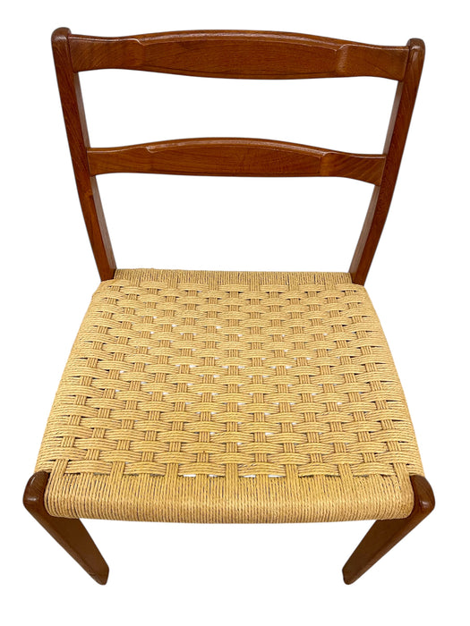 Mid-Century Danish Modern Ladder-Back Dining Chair with Woven Paper Cord
Seat