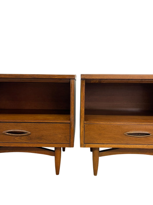 Mid-Century Modern Pair of Walnut-Toned End Table Set with Open Shelf and Dovetail Drawer