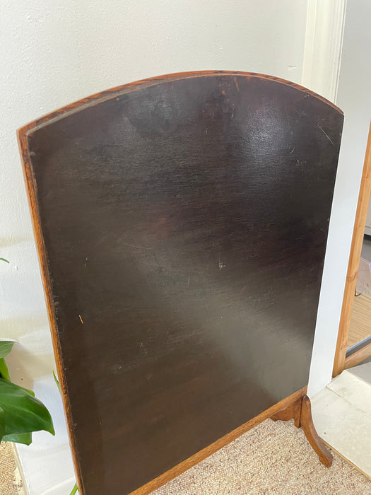 Likely Antique Arts and Crafts Quarter-Sawn Fire Screen with Diamond Inlay and Shaped Feet, c. 1910s