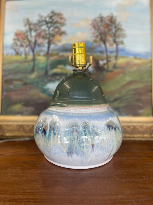Signed Studio Pottery Ceramic Table Lamp with Crystalline Glaze and Moss Green Cap, Mid-20th Century Style