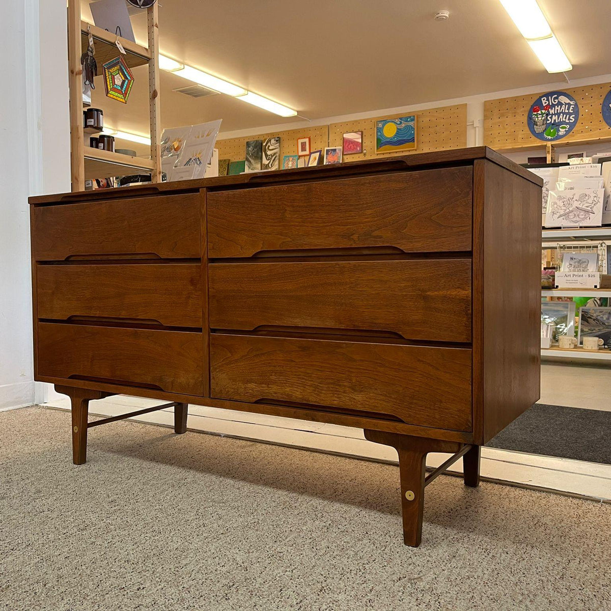 Vintage Mid Century Modern 6 Drawer Dresser by Stanley.  Big Whale  Consignment