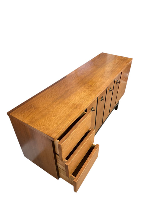 Vintage Mid Century Modern 9 Drawer Dresser by Hooker for Mainline Furniture