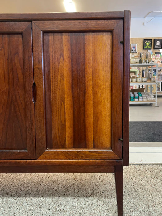 Vintage Mid Century Modern Drexel Style Walnut Toned Lowboy Credenza.