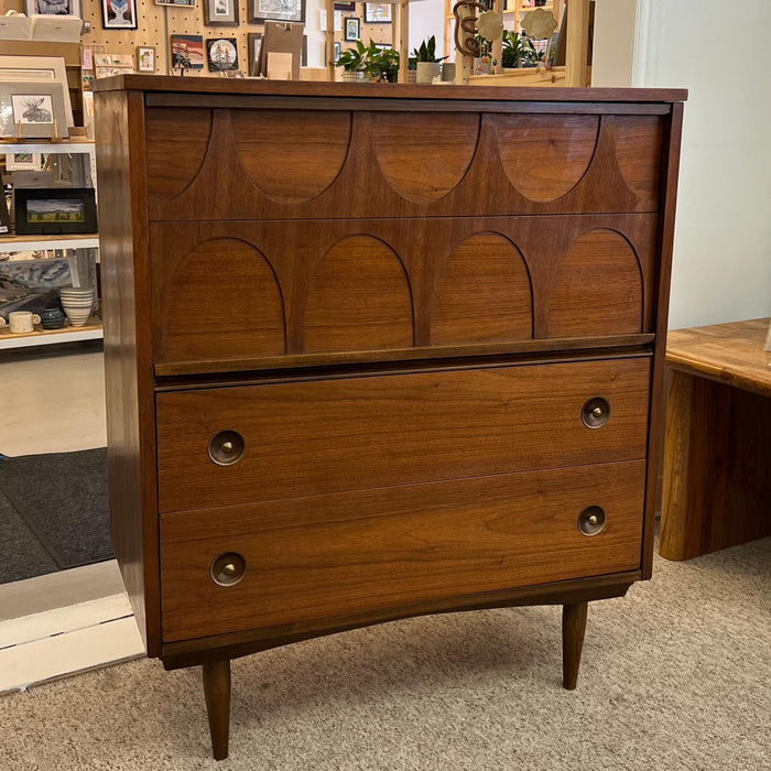 Vintage Mid Century Modern Four Drawer Dresser Dovetailed Drawers in Style of Broyhill Brasilia