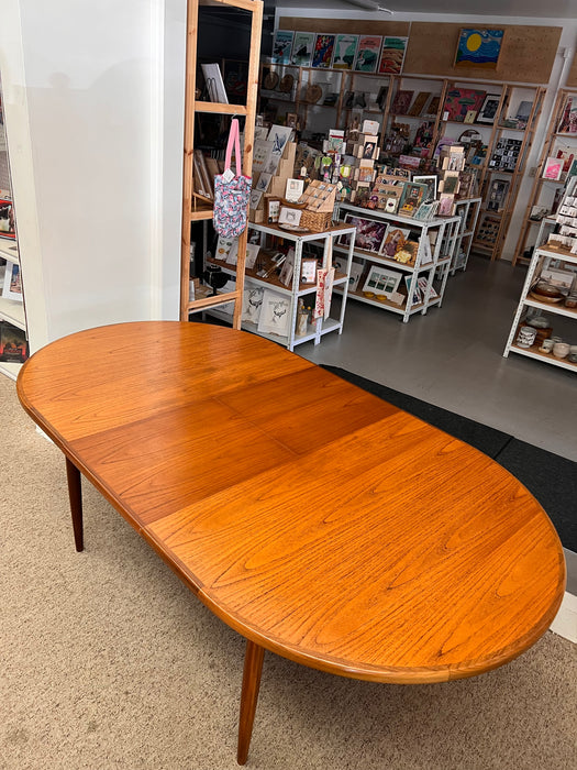 Vintage Mid Century Modern G-PlanTeak Oval Extending Dining Table1970s Butterfly Leaf UK Import