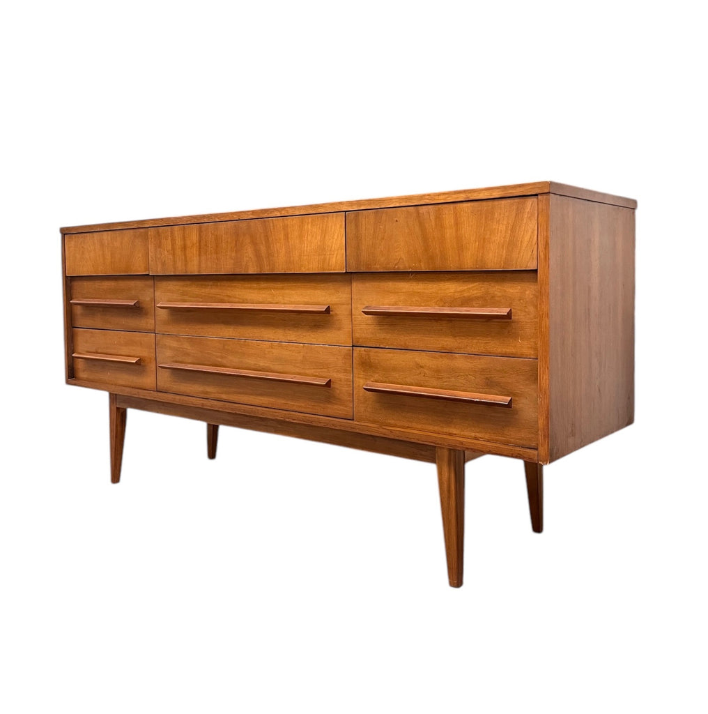 Vintage Mid-Century Modern 9 Drawer Dresser with Sculpted Pulls and Ta — Big Whale Consignment