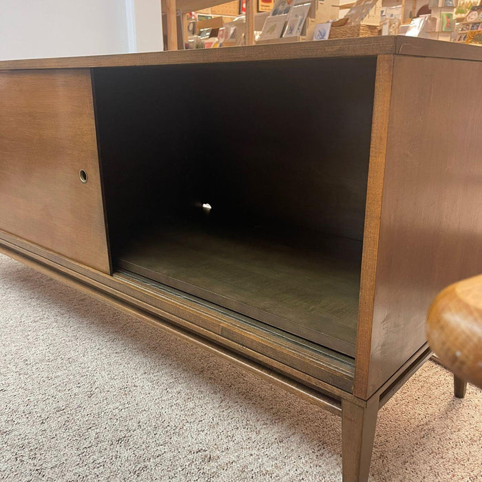 Vintage Mid Century Modern Paul McCobb Planner Group Sliding Door Lowboy Credenza.