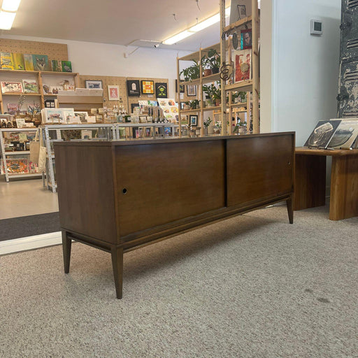 Vintage Mid Century Modern Paul McCobb Planner Group Sliding Door Lowboy Credenza.