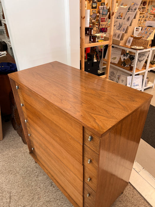 Vintage Mid Century Modern Solid 5- Drawer Dresser Dovetailed Drawers with Original Handles