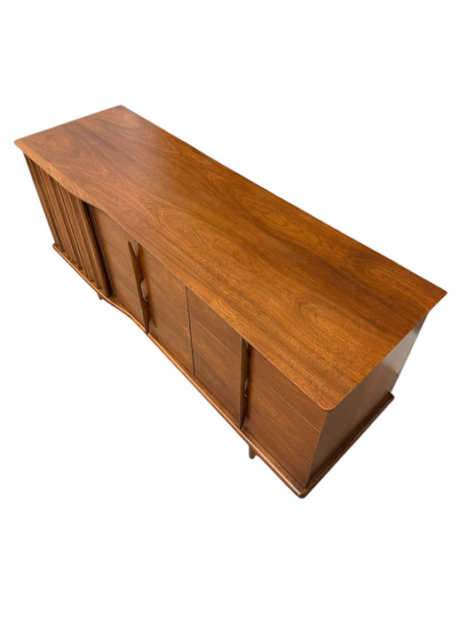 Vintage Mid Century Modern Solid Walnut 9 Drawer Dresser by United Furniture Dovetailed Drawers