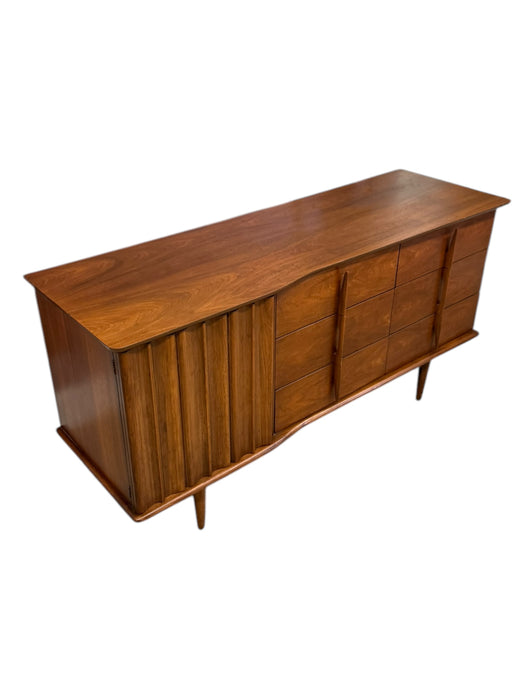 Vintage Mid Century Modern Solid Walnut 9 Drawer Dresser by United Furniture Dovetailed Drawers