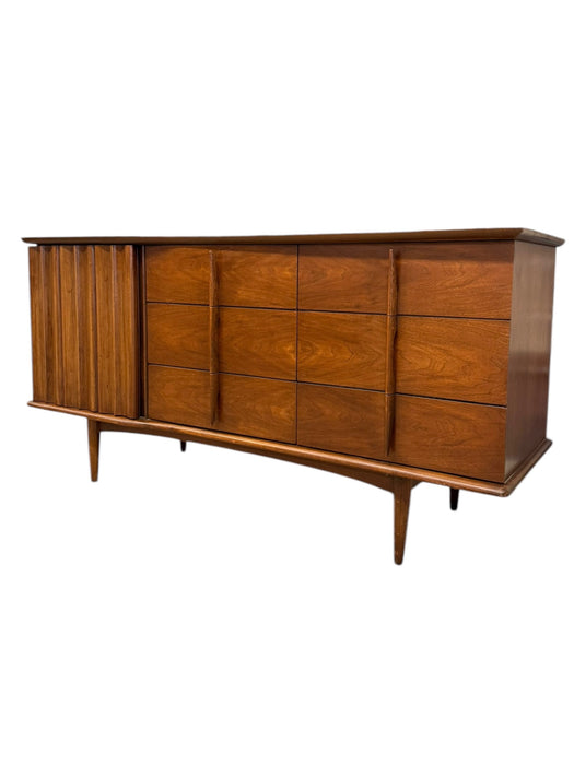 Vintage Mid Century Modern Solid Walnut 9 Drawer Dresser by United Furniture Dovetailed Drawers